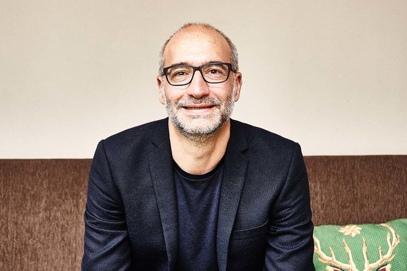 portrait-gstettner-54-06-2017-neon-fotografie.jpg