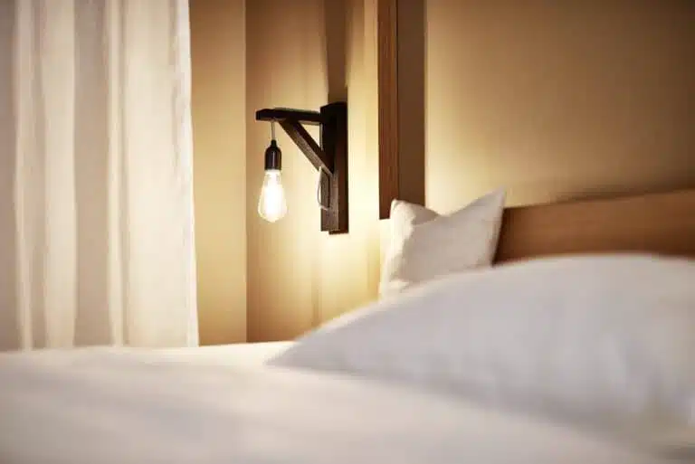 King Size Bett im Ritter Zimmer