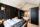 King Size Bett und freistehende Badewanne in der Suite Edler Ritter