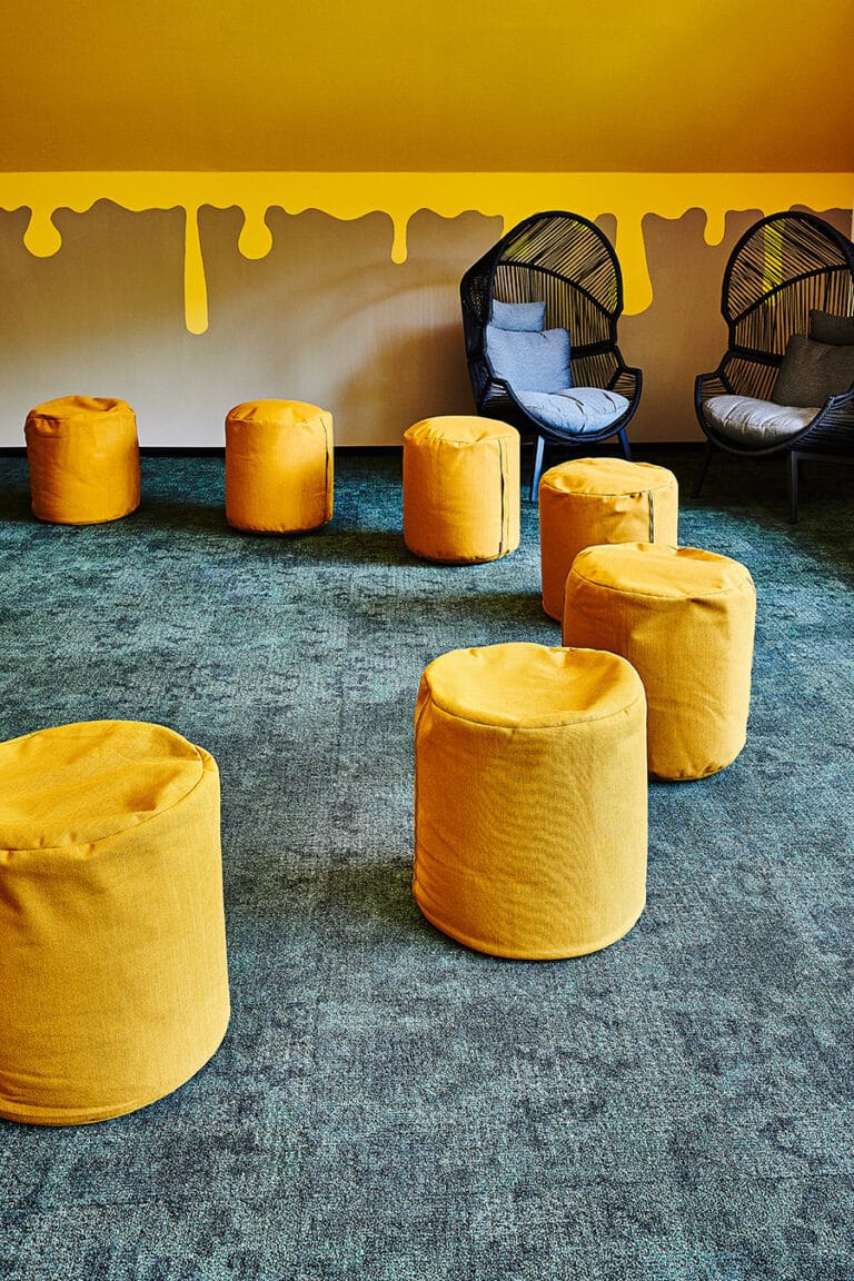 Sitzpoufs im Kreis